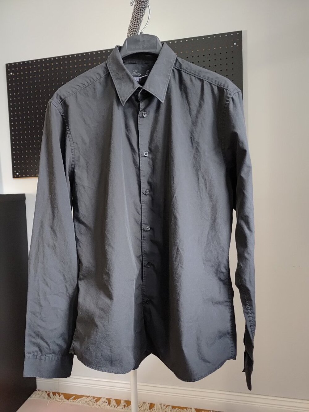 H&M men's shirt color black easy iron size L